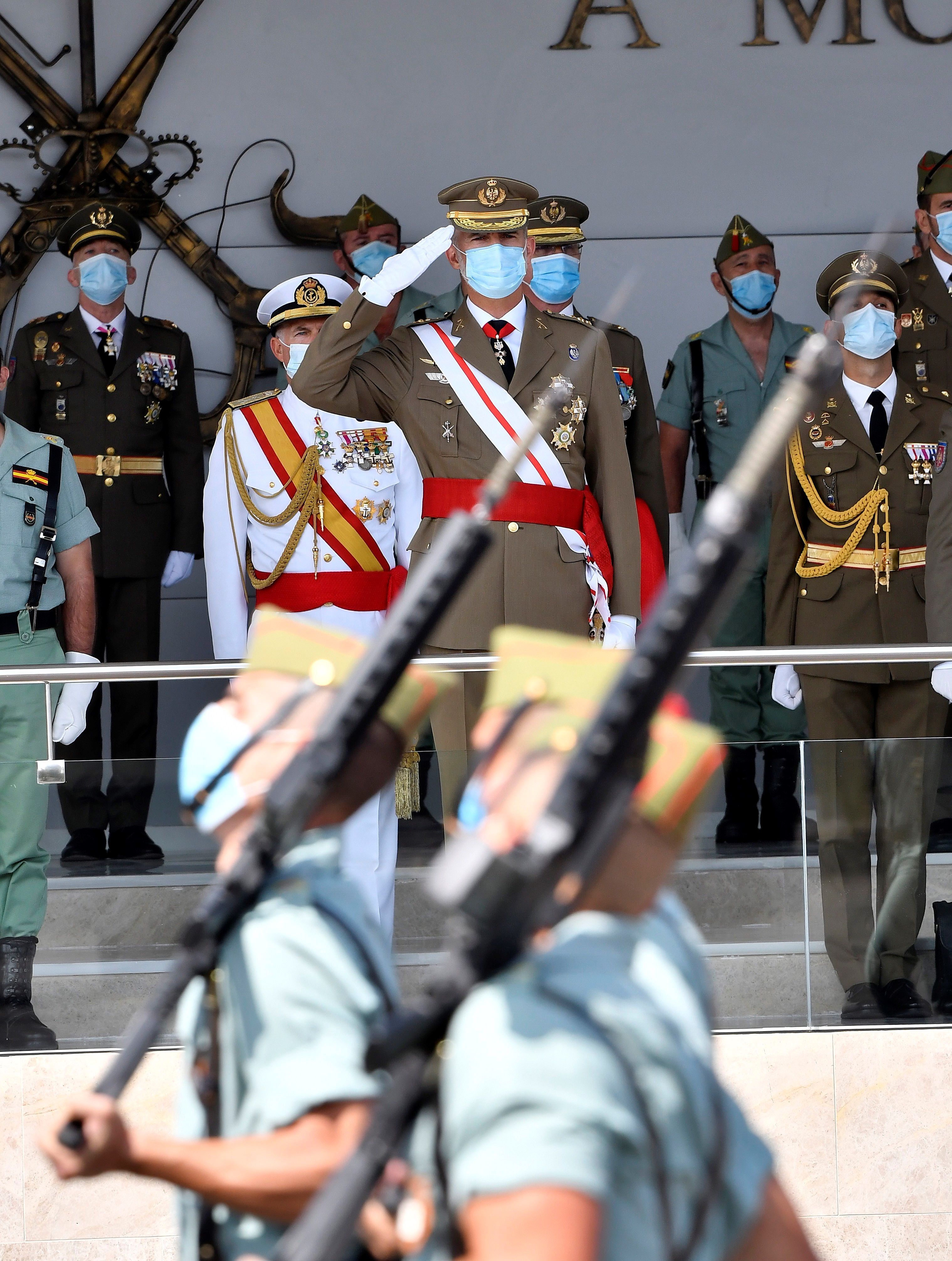 La ministra de Defensa y el Jefe del Estado Mayor del Ejército también asistieron al aniversario del 20 de septiembre