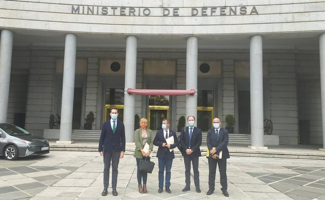 Alcalde, concejala y senadores presentaron la propuesta jienense para el Plan COLCE. 