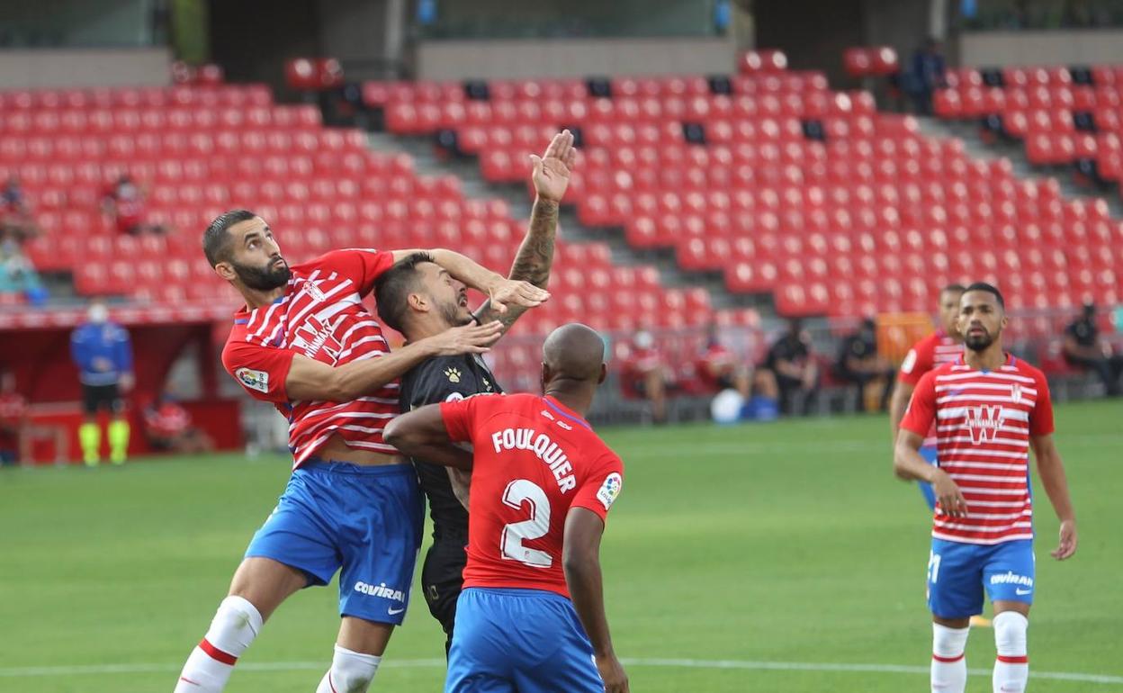 Gonalons estuvo todo el partido por encima de un combativo Alavés. 