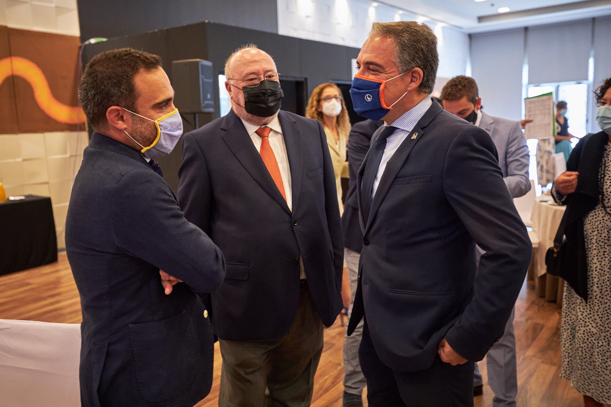 El consejero de Presidencia ha analizado los desafíos de la comunidad ante el Covid y ha anunciado ayudas al alquiler para el sector del ocio nocturno e infantil