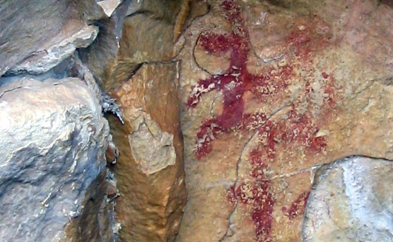 Pinturas en un abrigo de Quesada. 