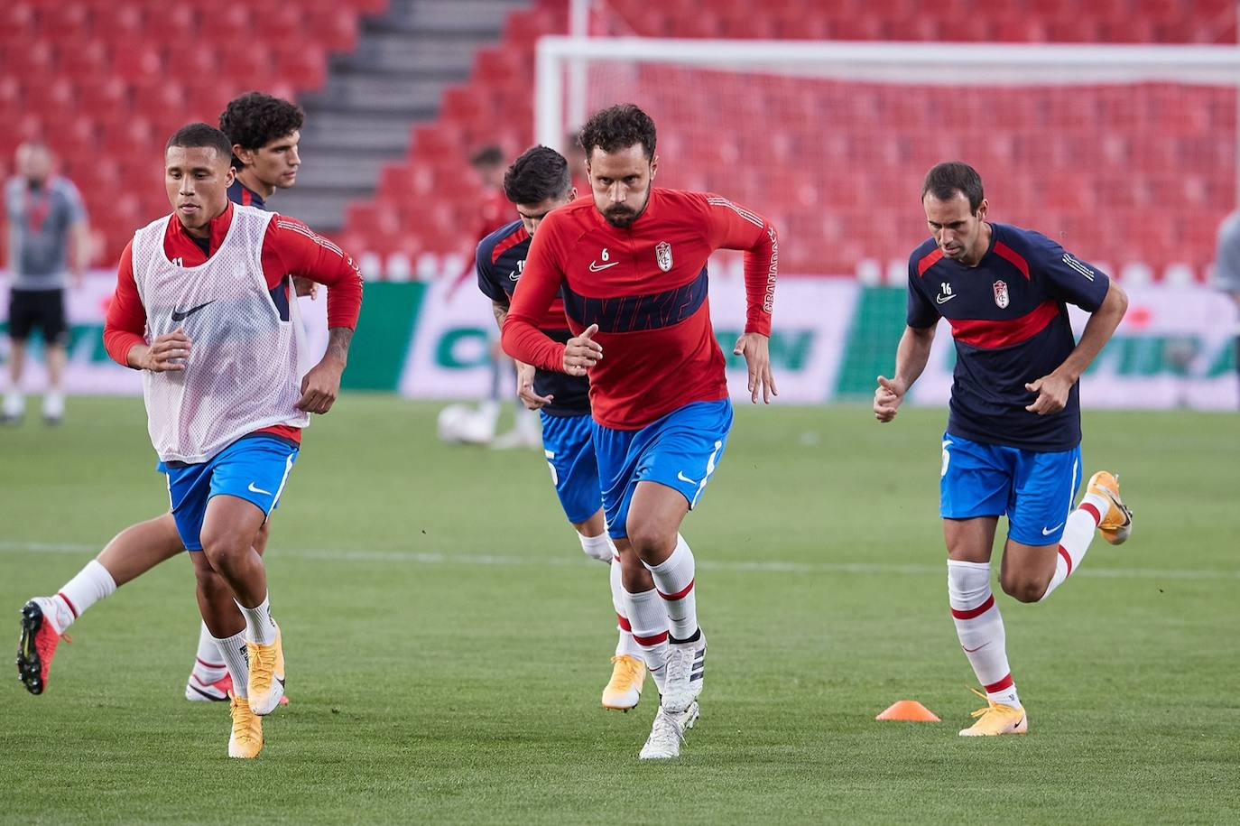 Fotos: Las mejores imágenes del Granada - Lokomotive Tbilisi