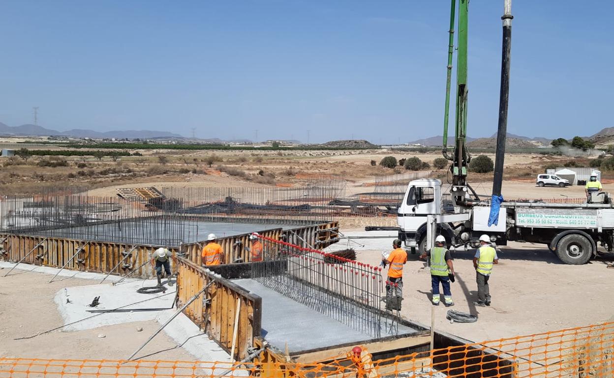 AVE en Almería | ADIF exhibe los avances en el tramo del AVE que la consejera de Fomento dio por «paralizado»