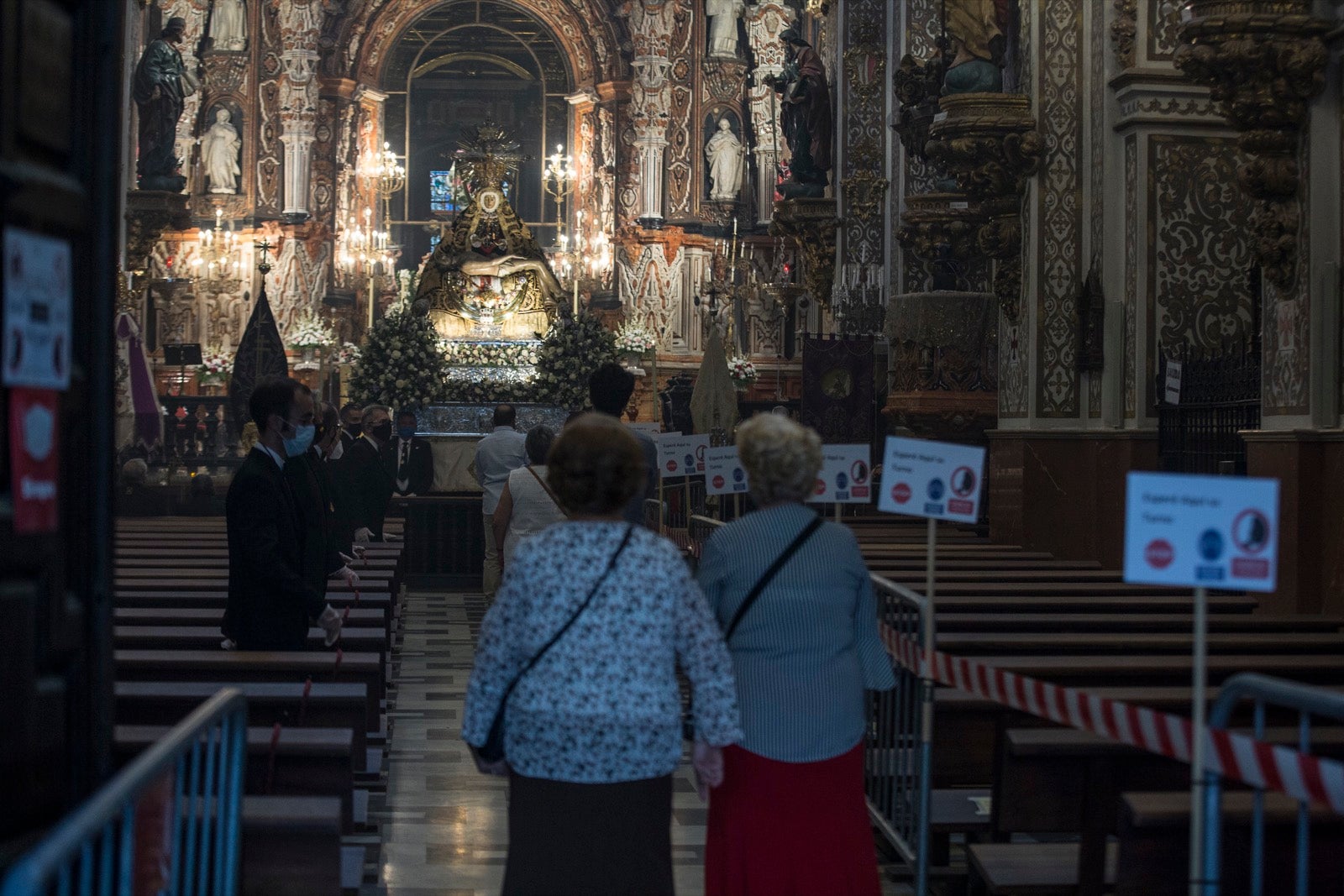 Fotos: Granada vive su Día de la Virgen más diferente