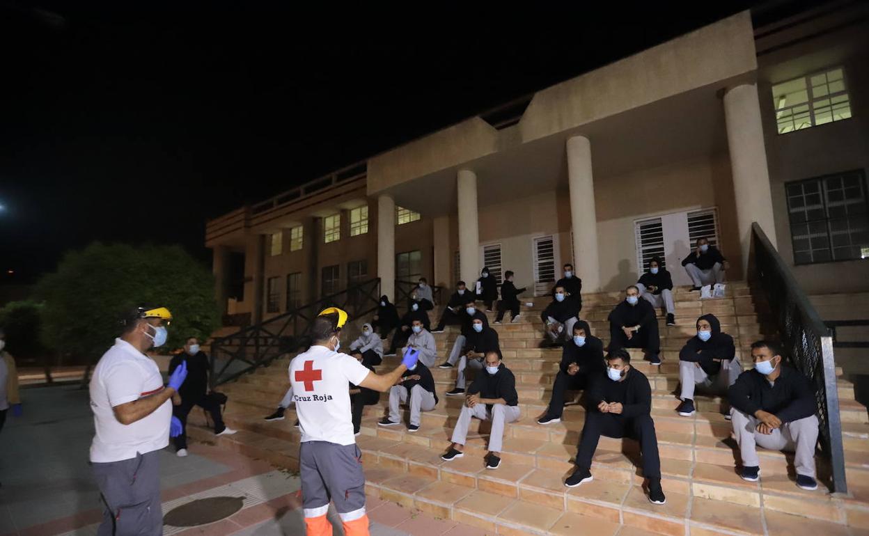 Motril insta a Subdelegación y Junta a llegar a un acuerdo sobre el traslado de inmigrantes