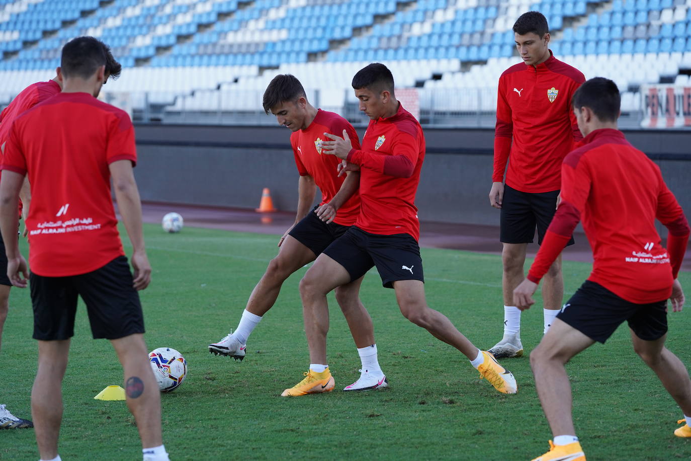 Fotos: Los rojiblancos esperan dar un salto más tras lo hecho en Lugo ante un Sporting fuerte