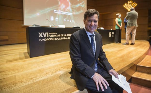 Melero ayer en la sede central de Caja Rural Granada, donde se celebró la entrega del premio.