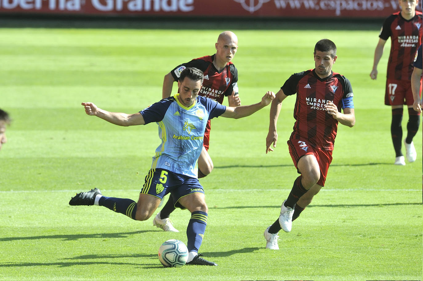 Sergio Aguza se marcha cedido al Cartagena. 