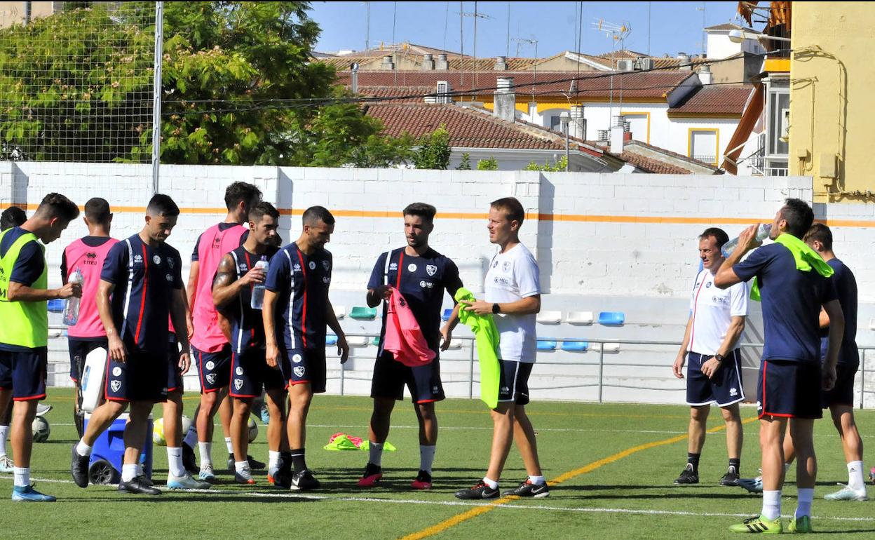 Entrenamiento del Linares Deportivo. 