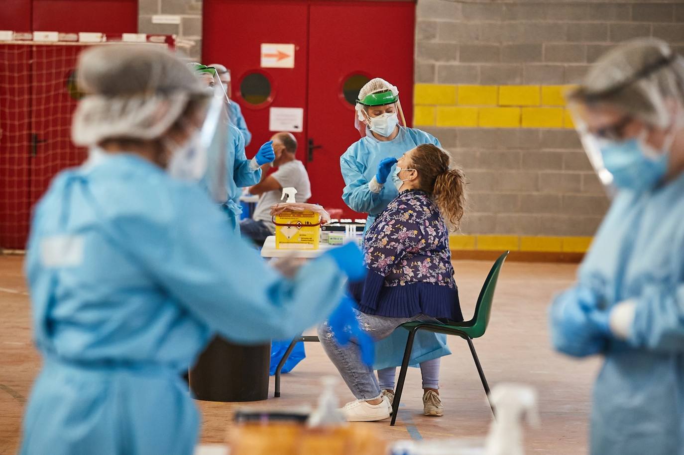 Un millar de vecinos de Alfacar, Zafarraya e Iznalloz participarán en el testeo de contagios