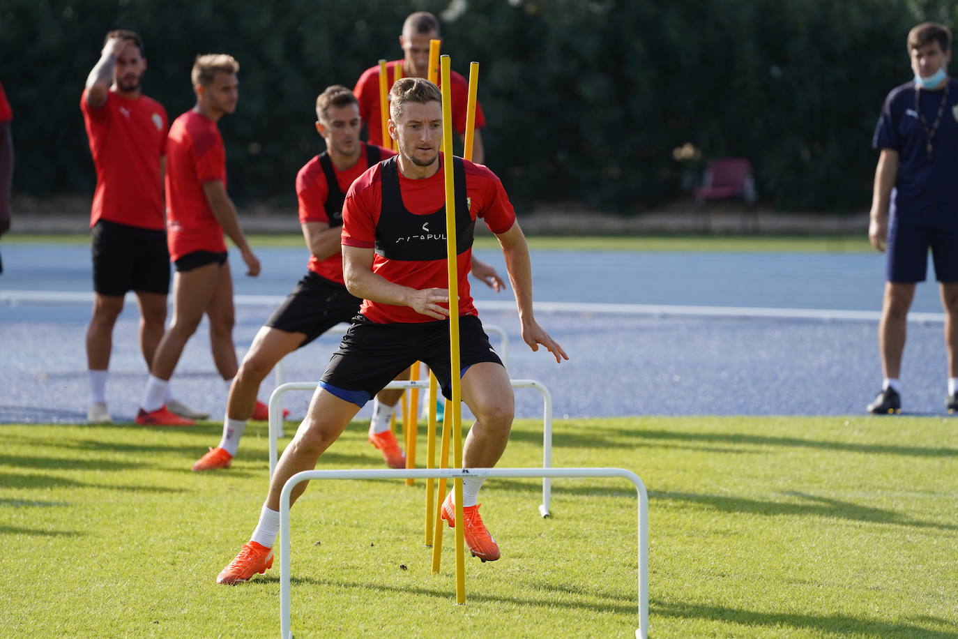 Fotos: El Almería trabaja con la vista puesta en Logroño