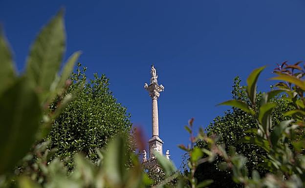 Imagen principal - Monumento a la Inmaculada en el Triunfo.