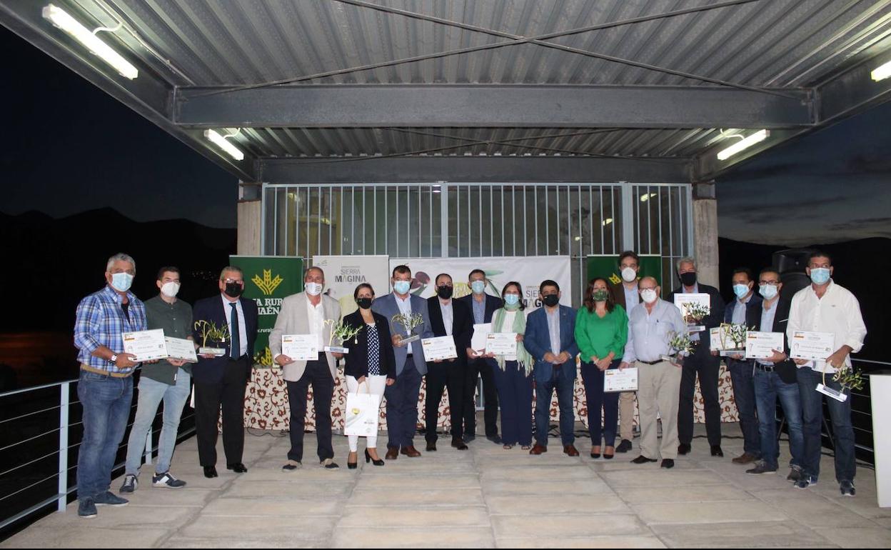 Represetantes de la DO, autoridades y premiados. 