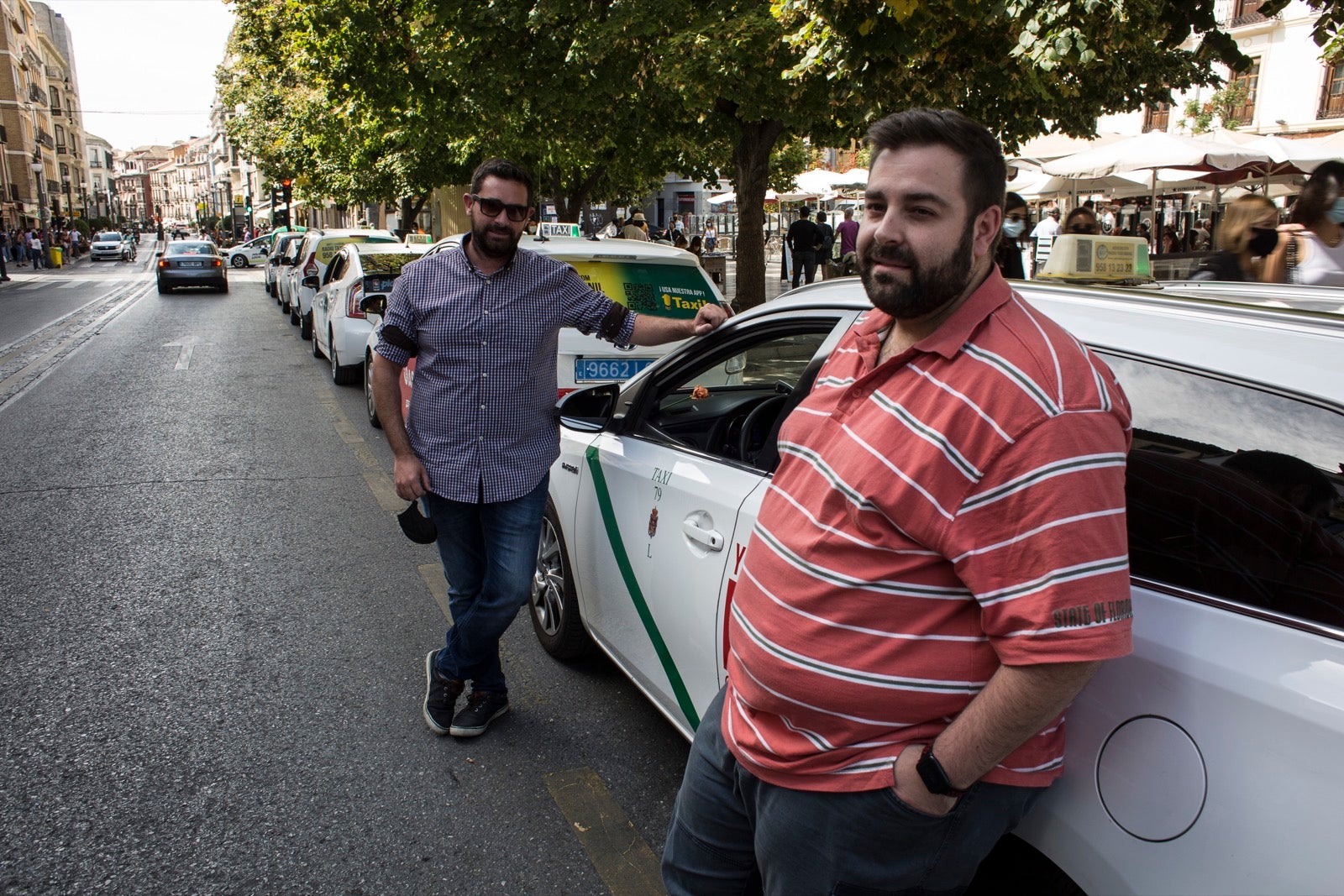 Turistas y vecinos de la capital disfrutan del inicio de los días festivos en el centro de la ciudad