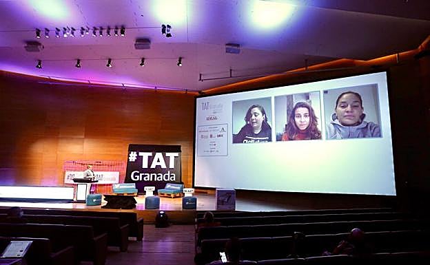 Mesa redonda sobre fútbol femenino en #tatgranada.