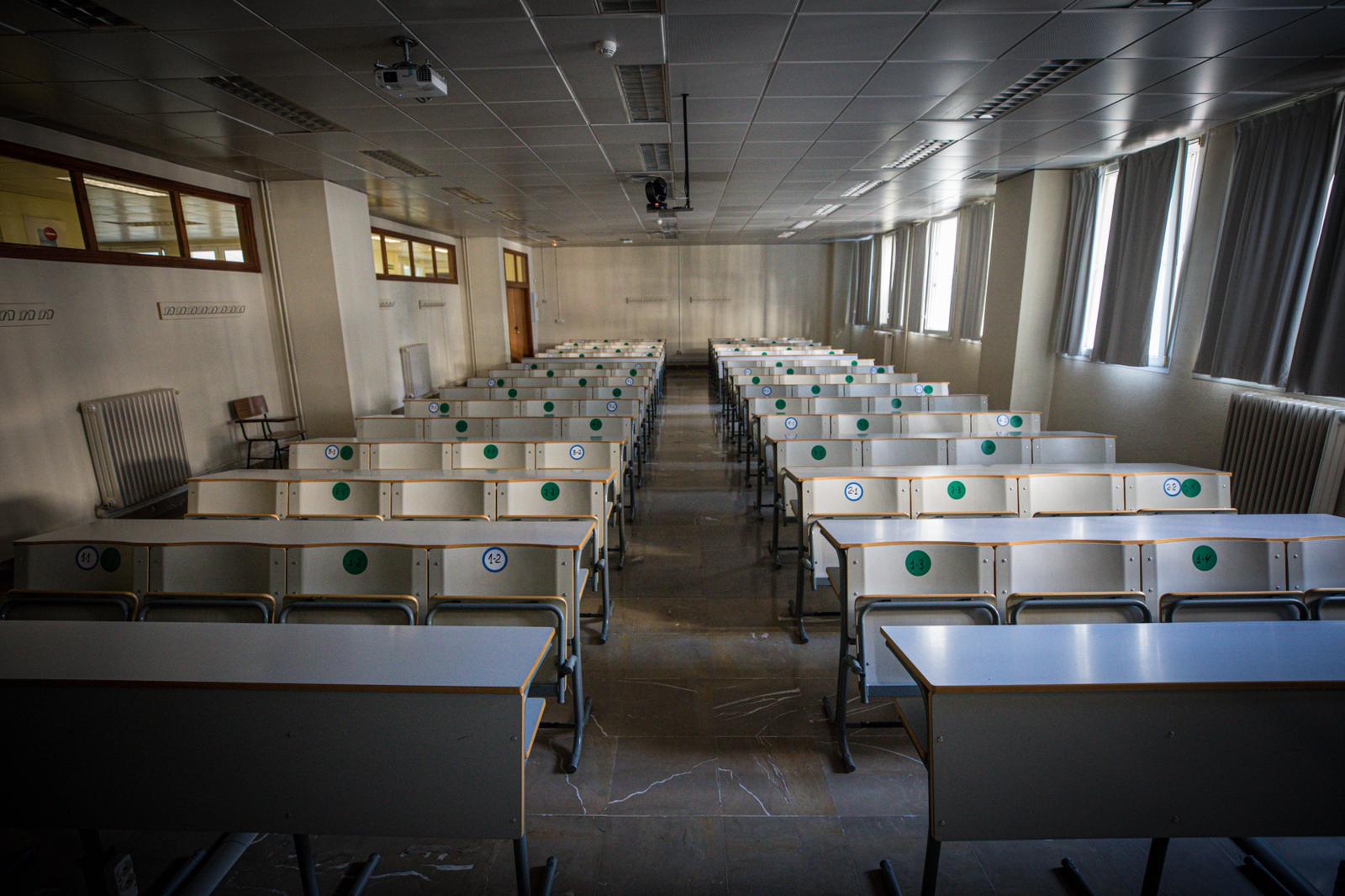 Aulas y pasillos vacíos en las facultades de la Universidad de Granada