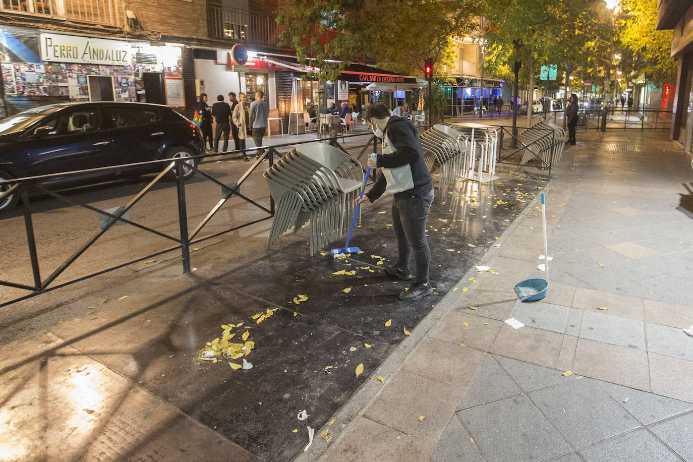 No hubo aglomeraciones en la calle ni establecimientos abiertos más allá de la hora permitida, pero sí reuniones en los pisos tras el cierre de los locales