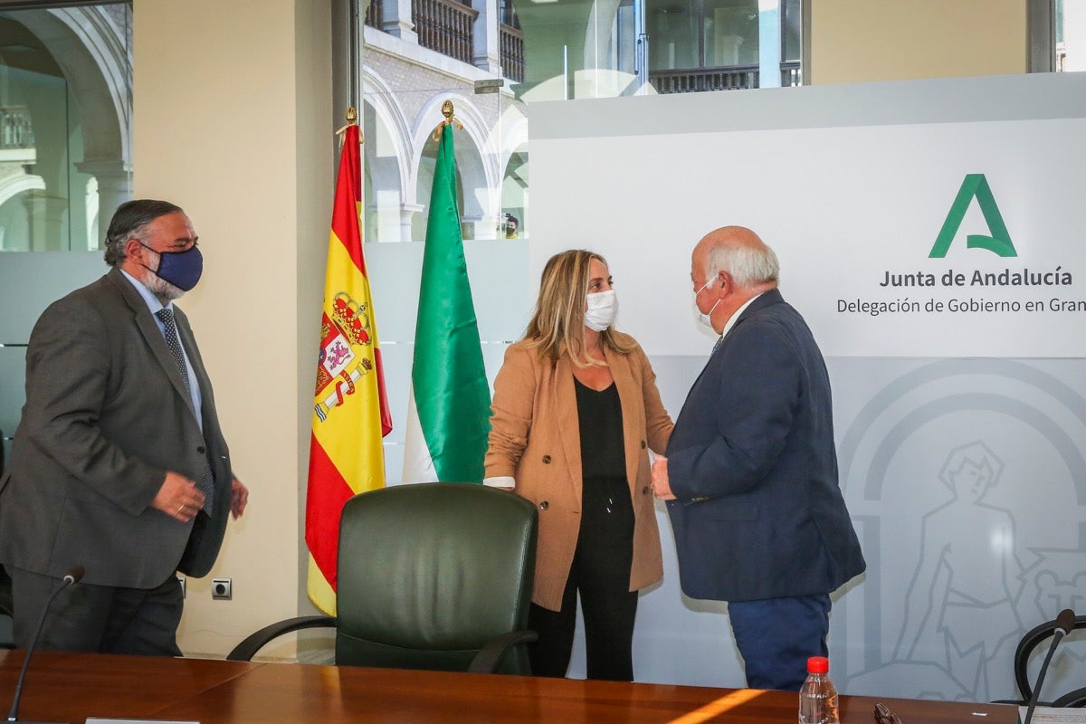 Reunión en La Normal con el consejero de Salud para decidir nuevas medidas en Granada