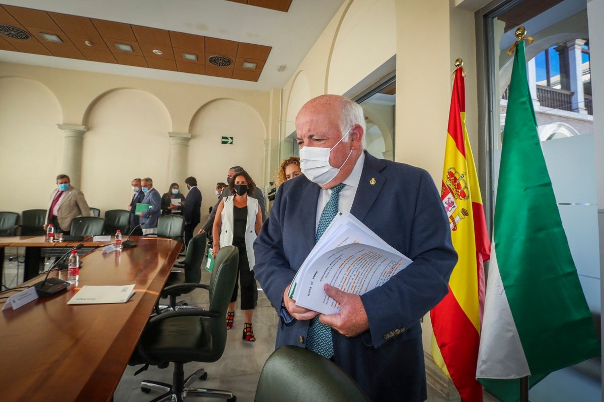 Reunión en La Normal con el consejero de Salud para decidir nuevas medidas en Granada