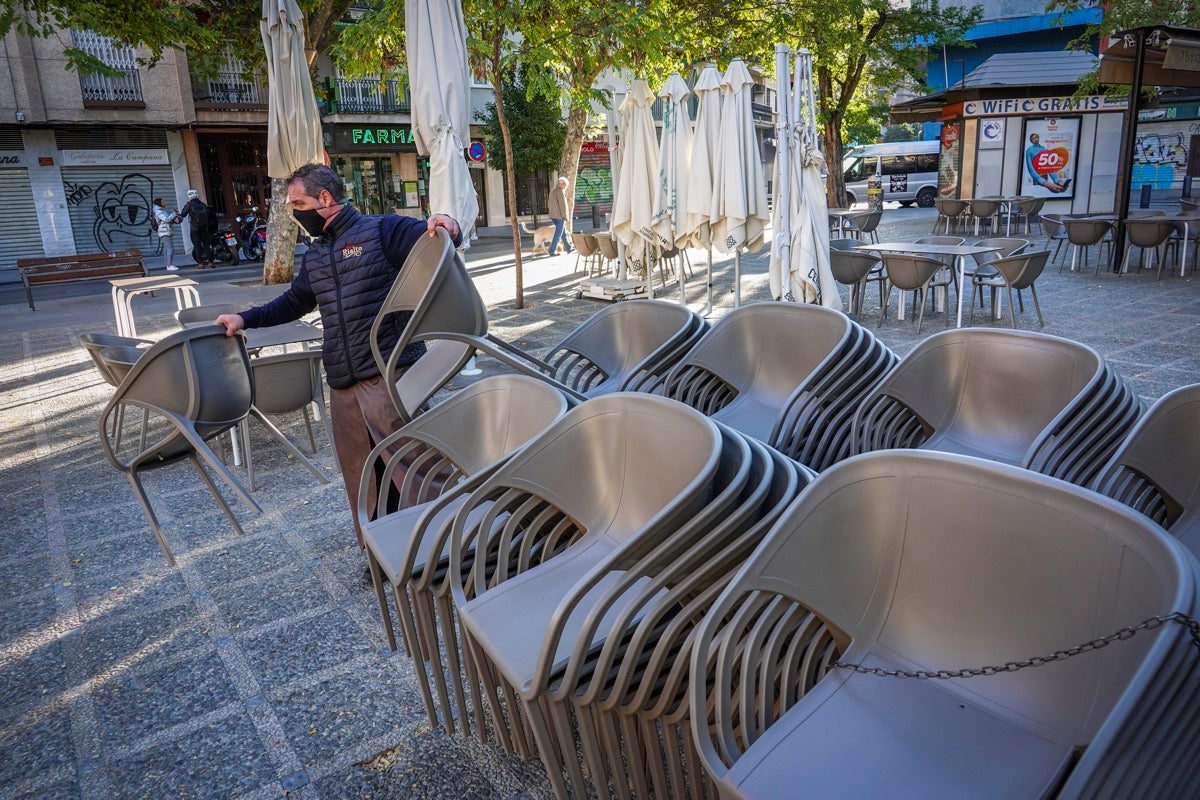 Ambiente en las calles de Granada este sábado