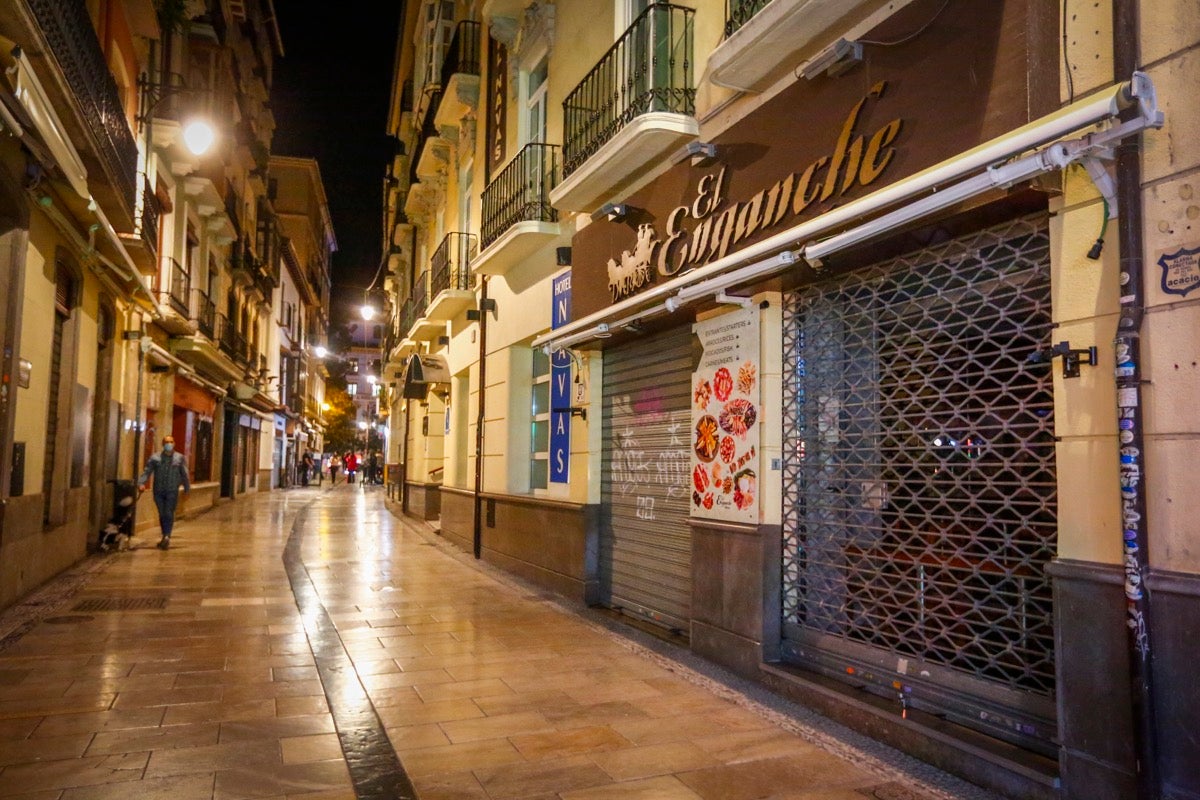 Fotos: Los locales del Centro cumplen con la norma de manera estricta