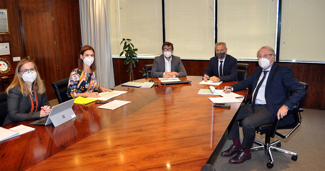 La reunión entre Francisco Toledo y Jesús Caicedo para consensuar el Plan de Empresas del Puerto. 