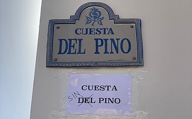 El cartel colocado por la tarde.