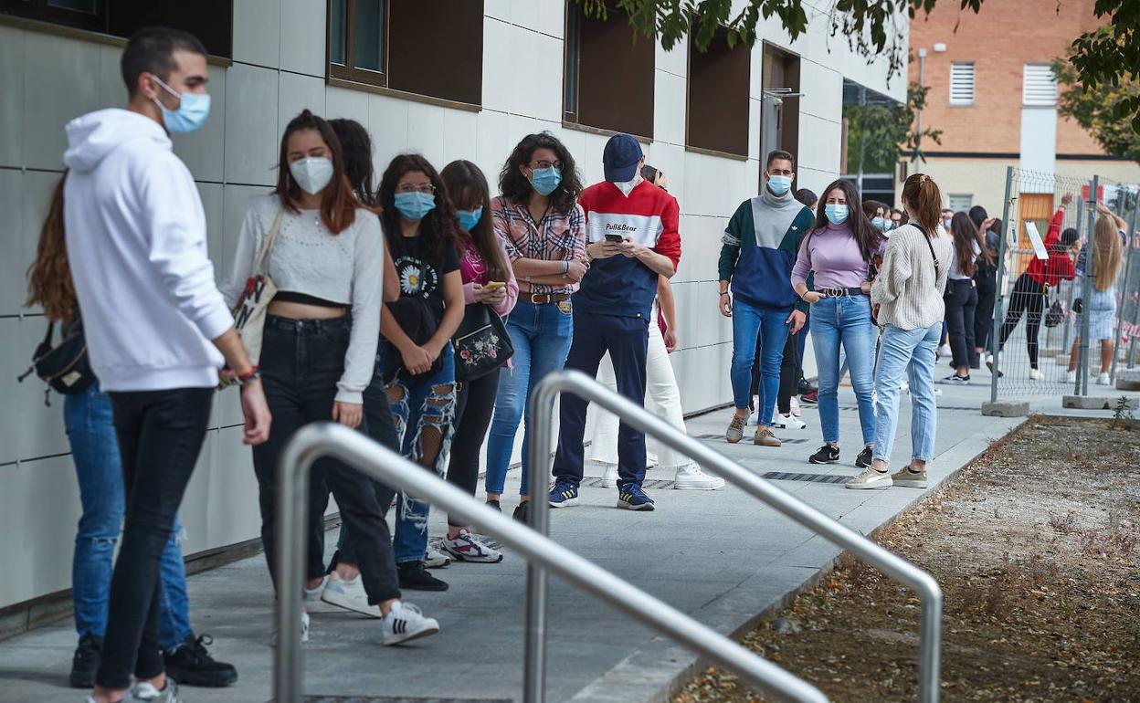 Estudiantes de la UGR en los cribados recientes. 