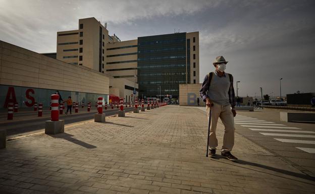 Granada suma 11 muertos en un día, registra 28 nuevos brotes y alcanza más de 50 pacientes en UCI