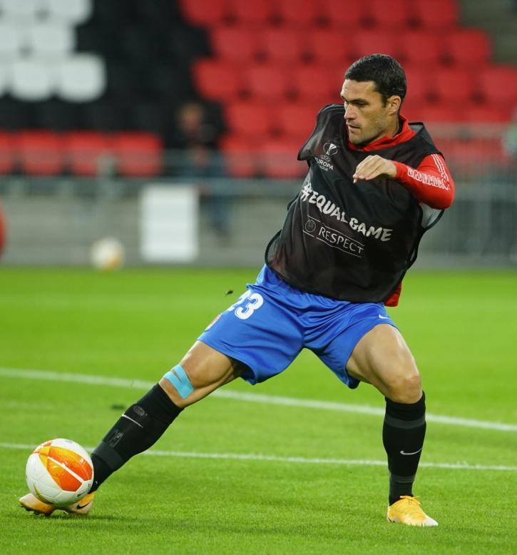 El encuentro se celebra en el en el Philips Stadion.