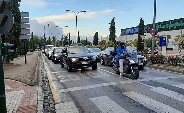 Tráfico en Méndez Núñez a las 8.15 horas, en plena hora punta.