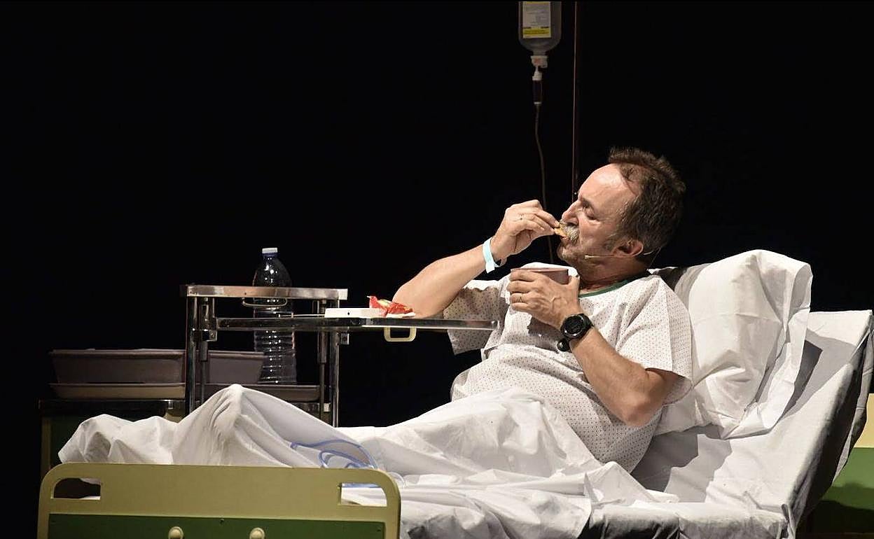 Santi Rodríguez durante la representación de 'Infarto'. 