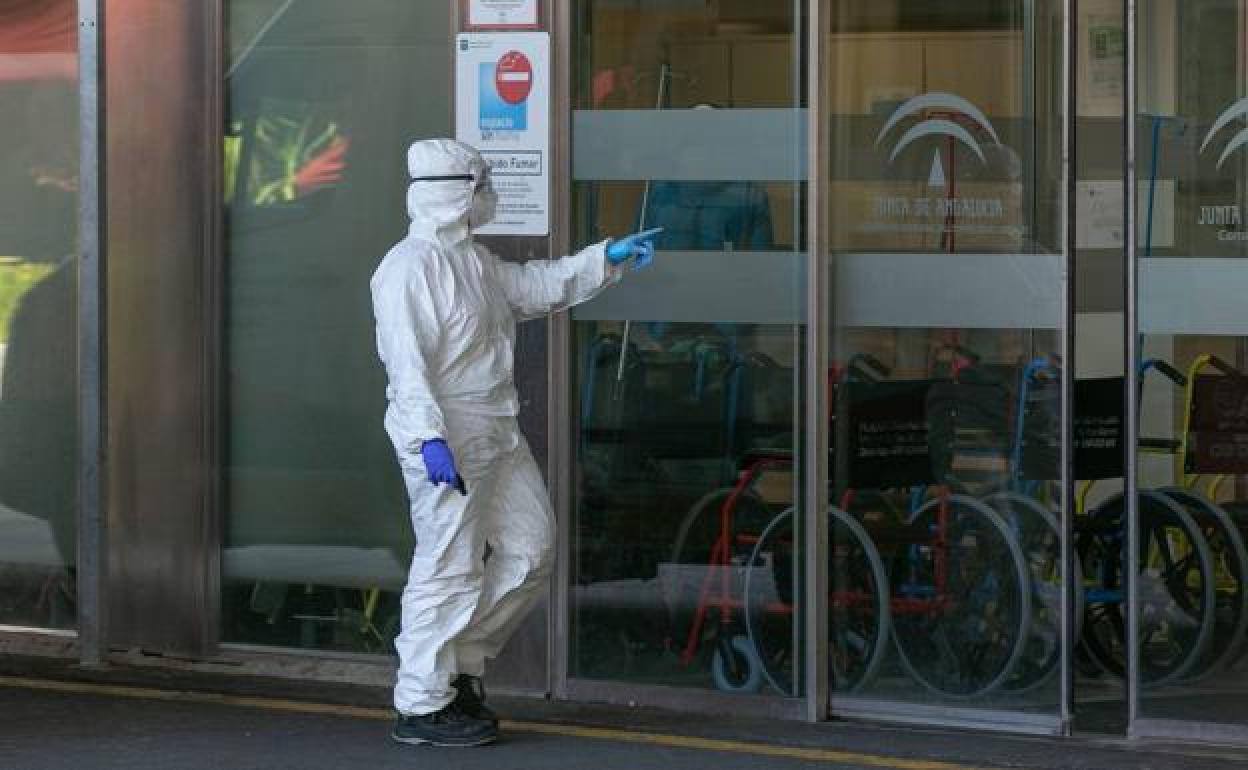 El Hospital Virgen de las Nieves duplica el número de puestos en UCI para pacientes Covid