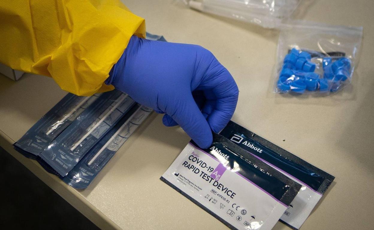 Prueba de antígenos para detectar Covid-19. 