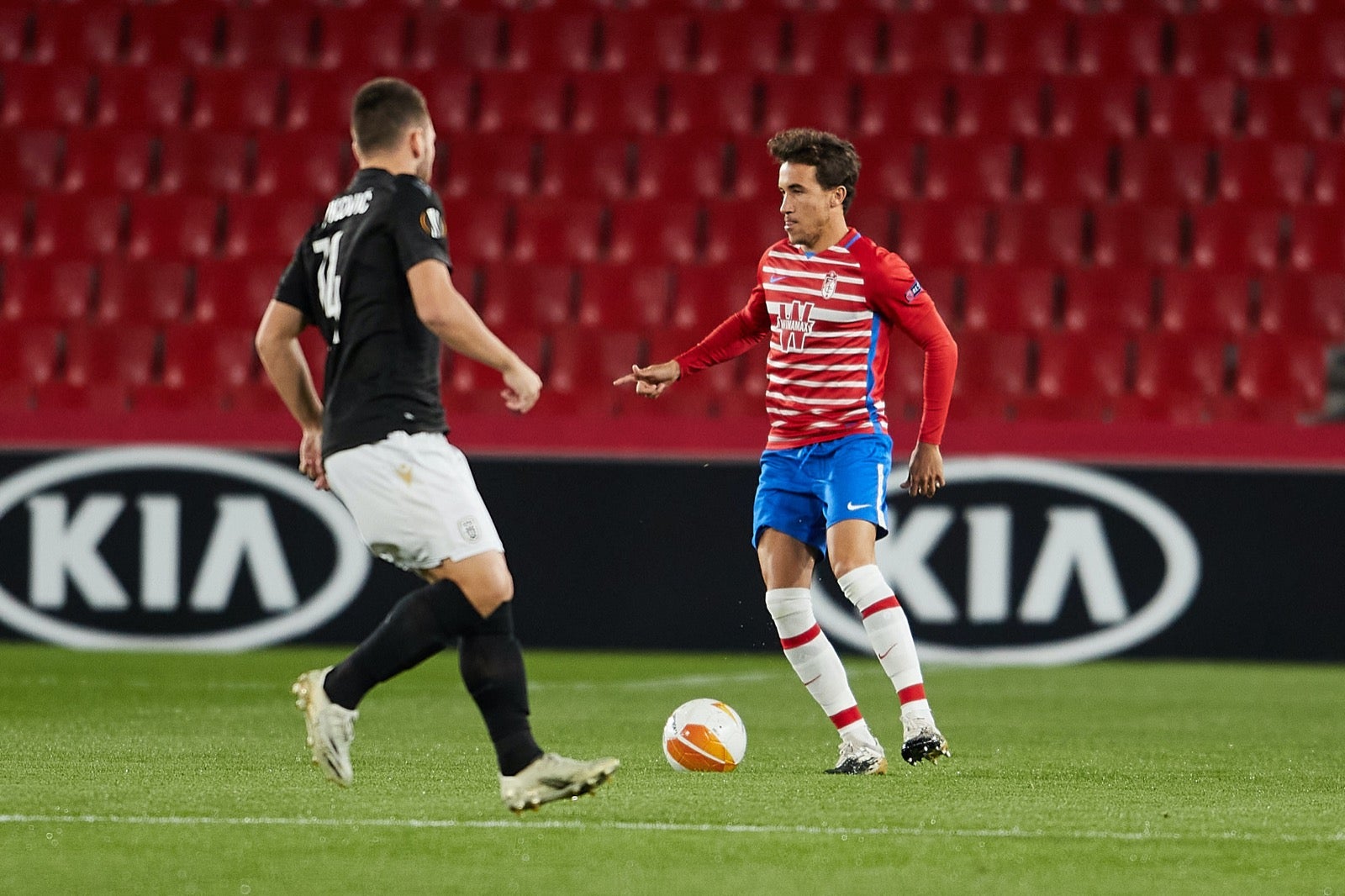 El conjunto rojiblanco se ha estrenado en Europa League en Los Cármenes