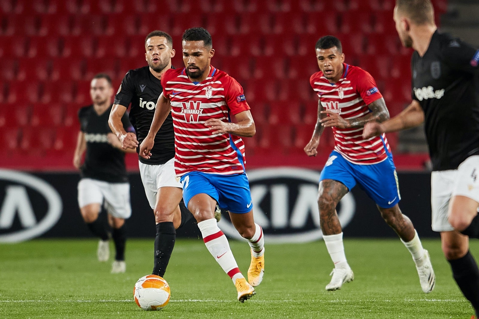 El conjunto rojiblanco se ha estrenado en Europa League en Los Cármenes