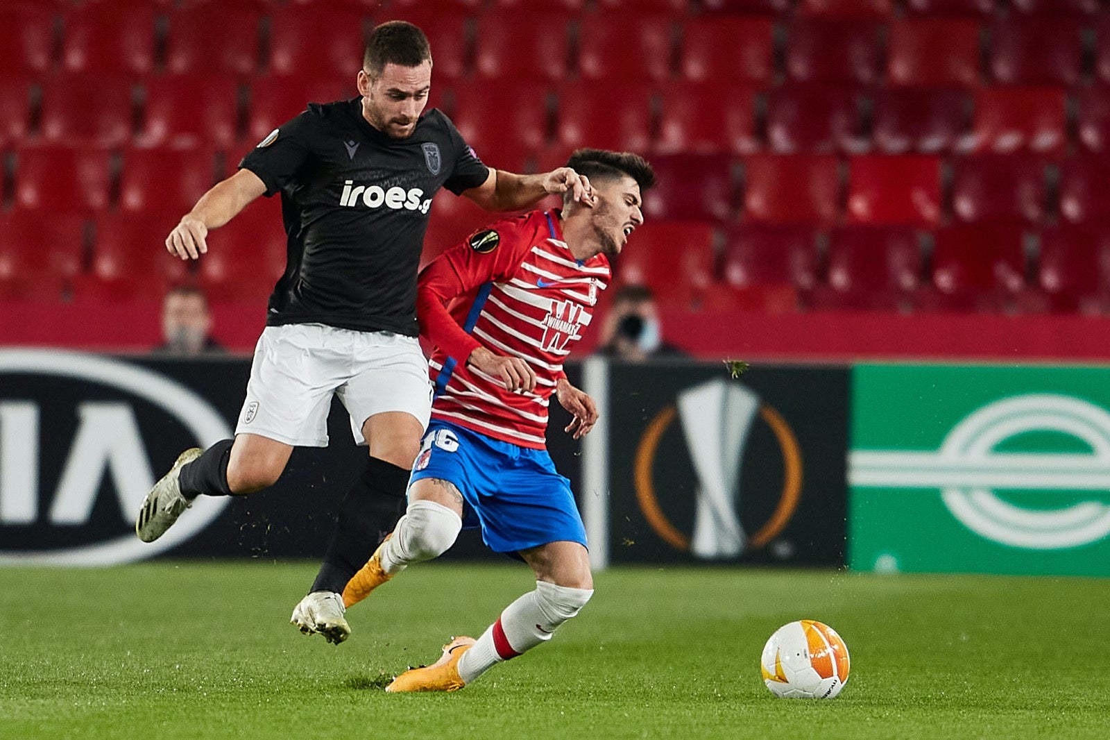 El conjunto rojiblanco se ha estrenado en Europa League en Los Cármenes