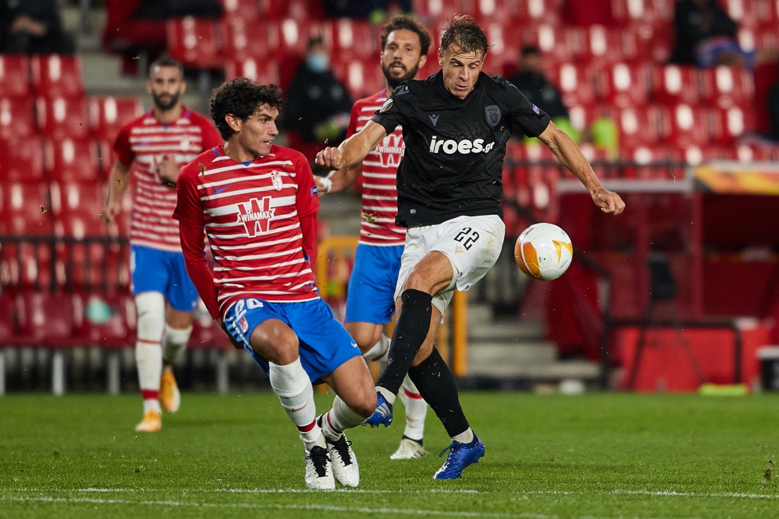 El conjunto rojiblanco se ha estrenado en Europa League en Los Cármenes