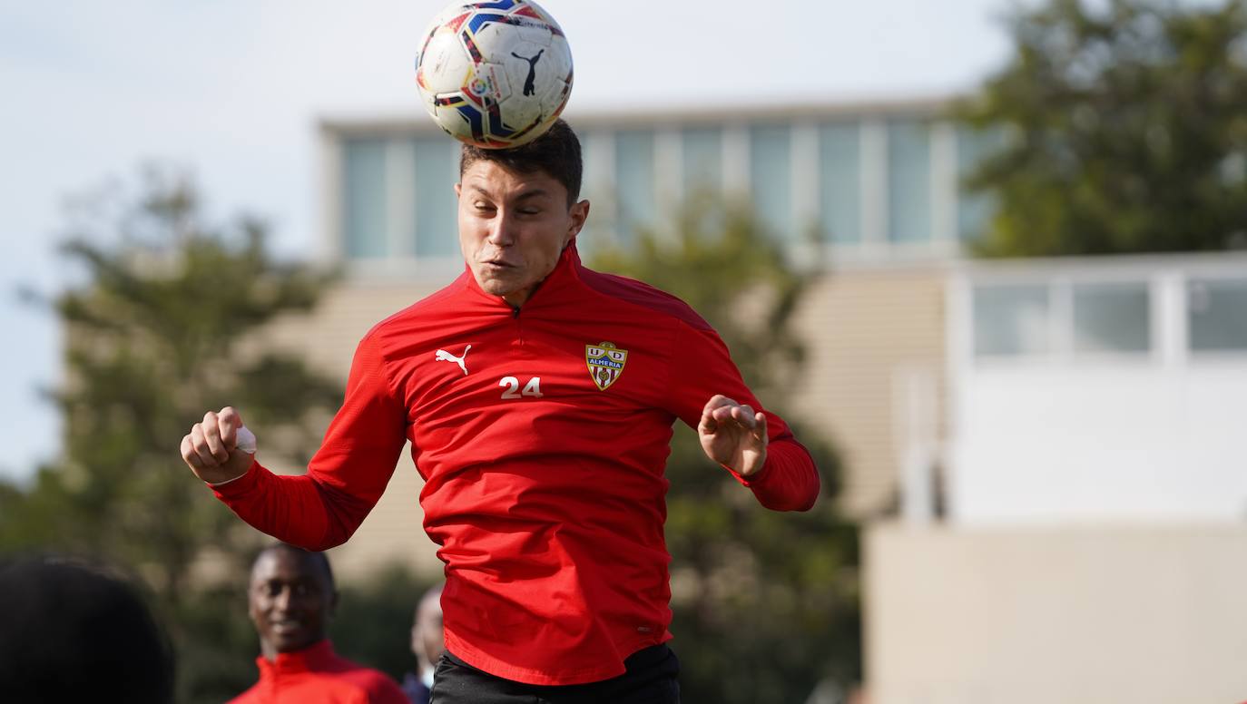 José Gomes repite convocatoria para el partido de mañana, con jornada de activación en el Estadio de los Juegos Mediterráneos en la matinal