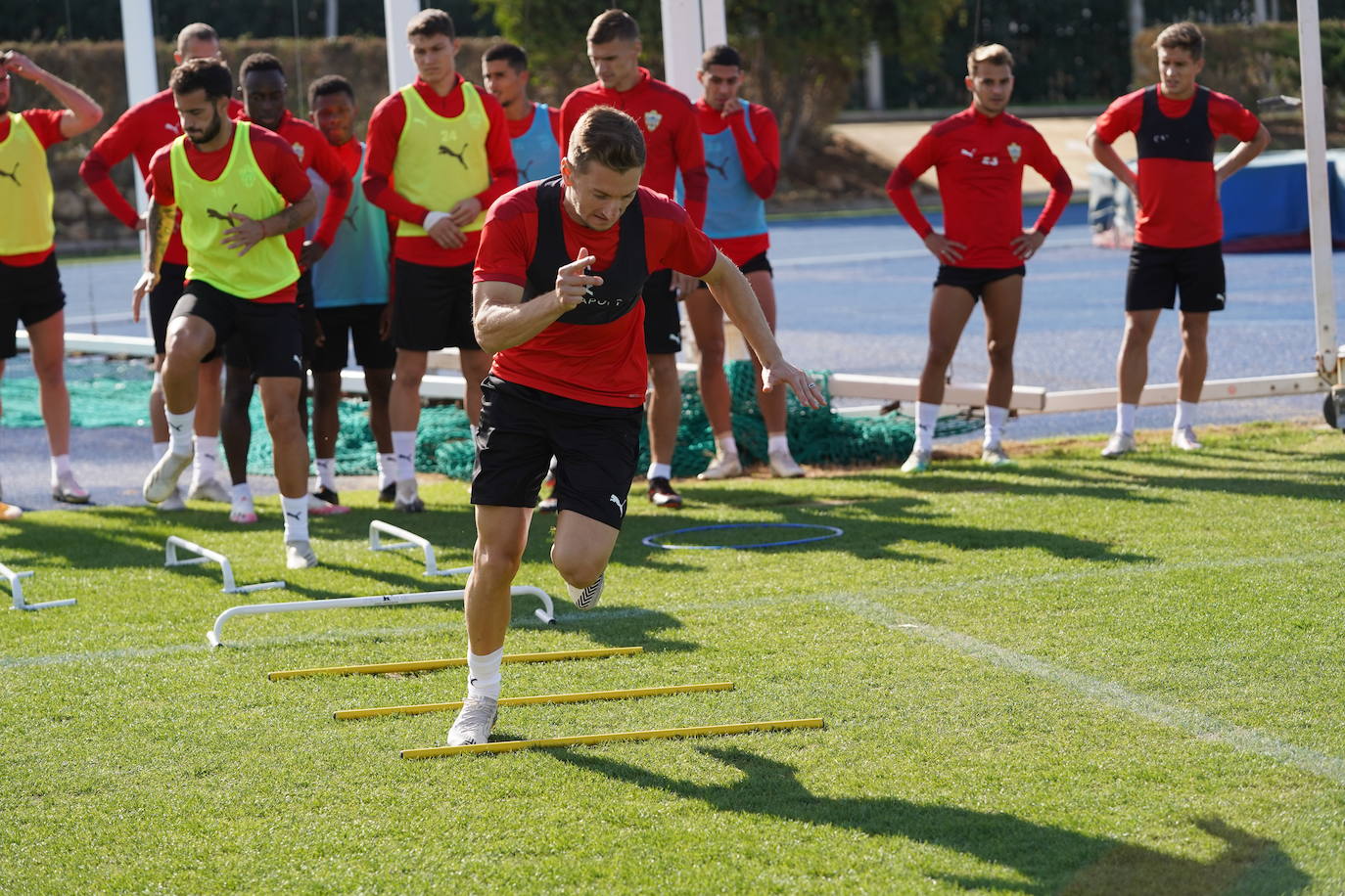 José Gomes repite convocatoria para el partido de mañana, con jornada de activación en el Estadio de los Juegos Mediterráneos en la matinal