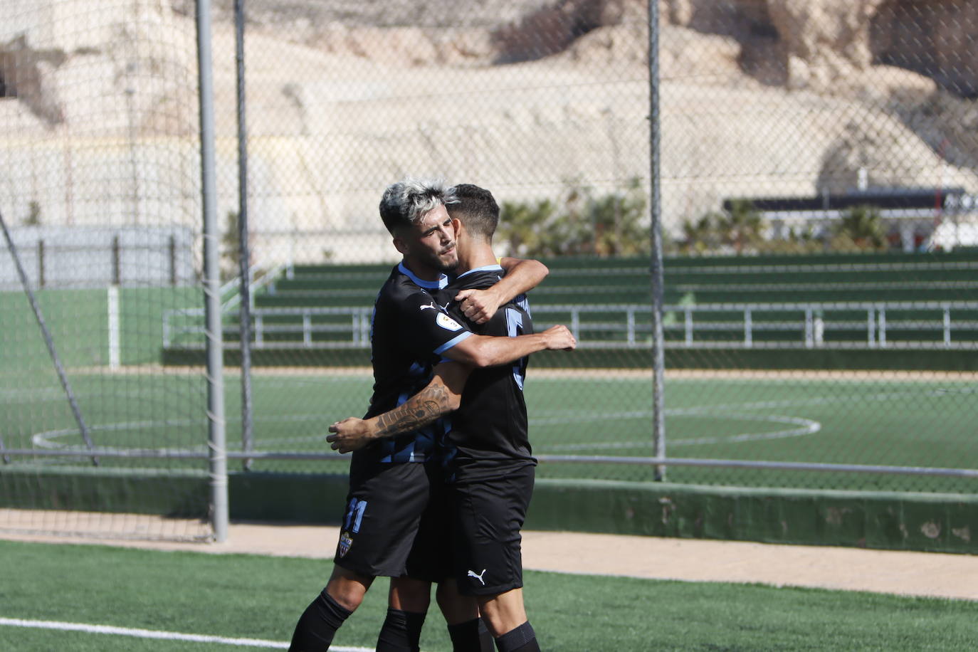 Revive en fotos el derbi entre ambos conjuntos 