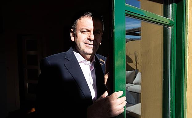 Carbó considera que no era el momento de subir el sueldo a los funcionarios. 