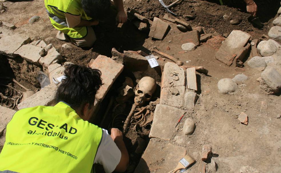 El mausoleo romano que apareció en las entrañas del Camino de Ronda