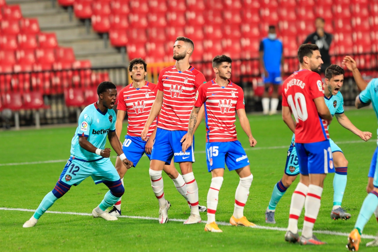 Revive en imágenes el encuentro entre rojiblancos y granotas