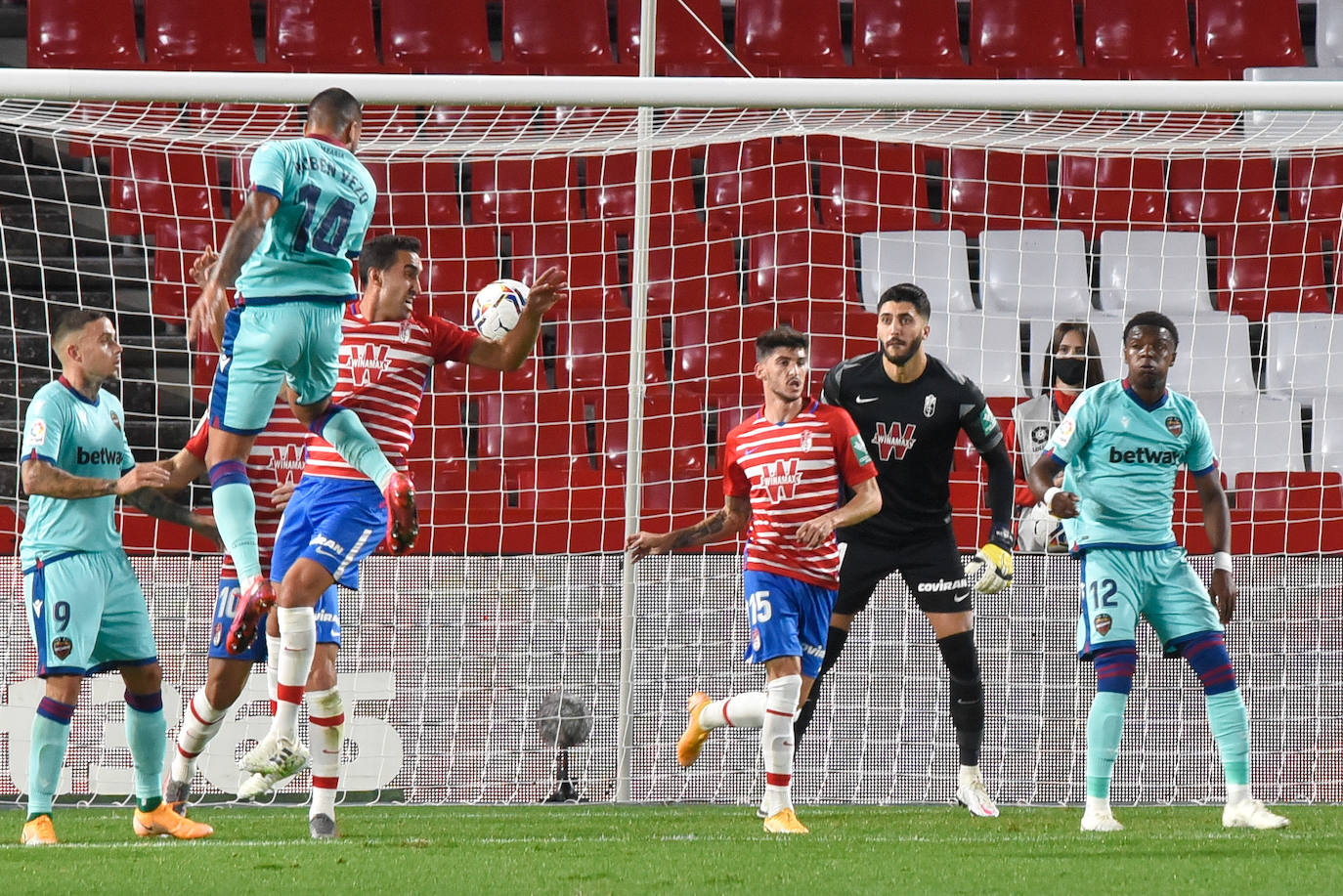 Revive en imágenes el encuentro entre rojiblancos y granotas