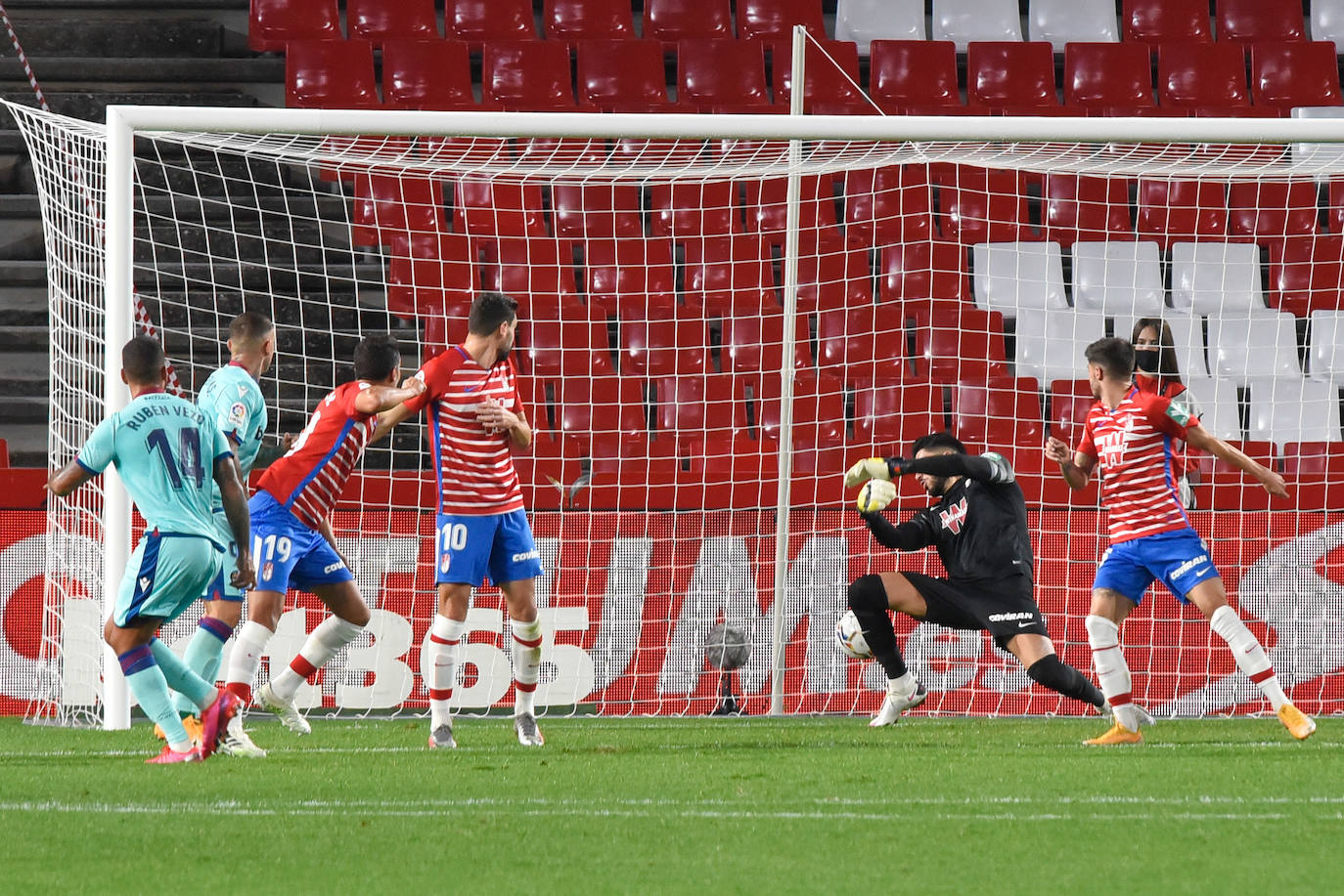 Revive en imágenes el encuentro entre rojiblancos y granotas