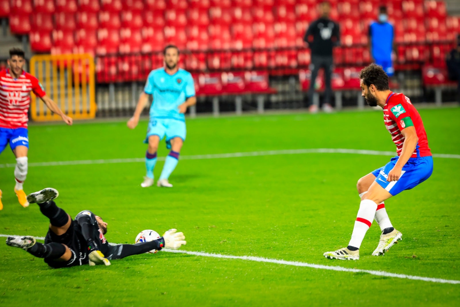 Revive en imágenes el encuentro entre rojiblancos y granotas