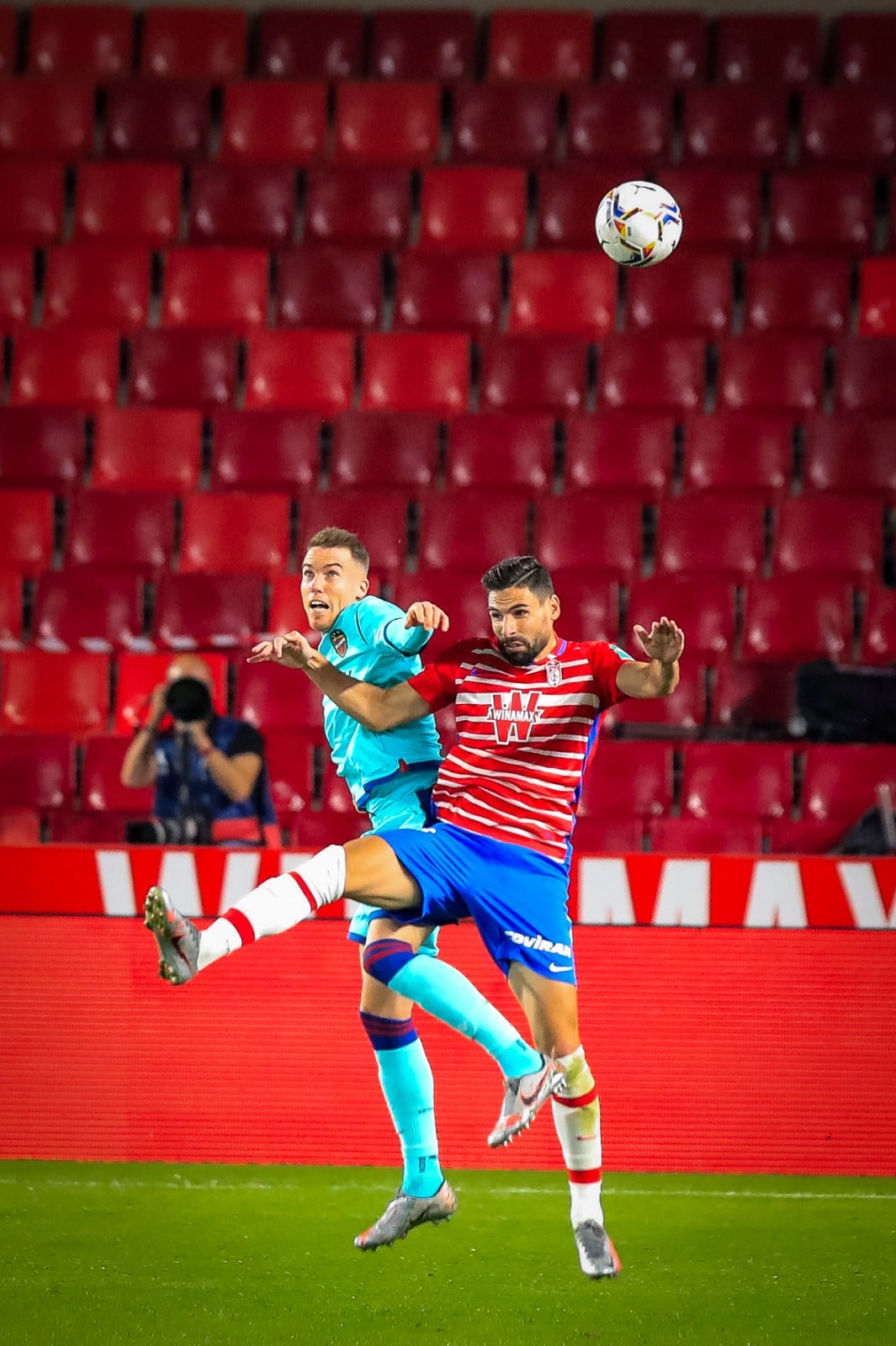 Revive en imágenes el encuentro entre rojiblancos y granotas