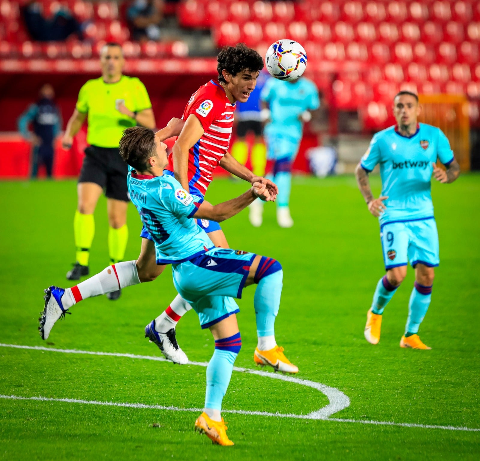 Revive en imágenes el encuentro entre rojiblancos y granotas