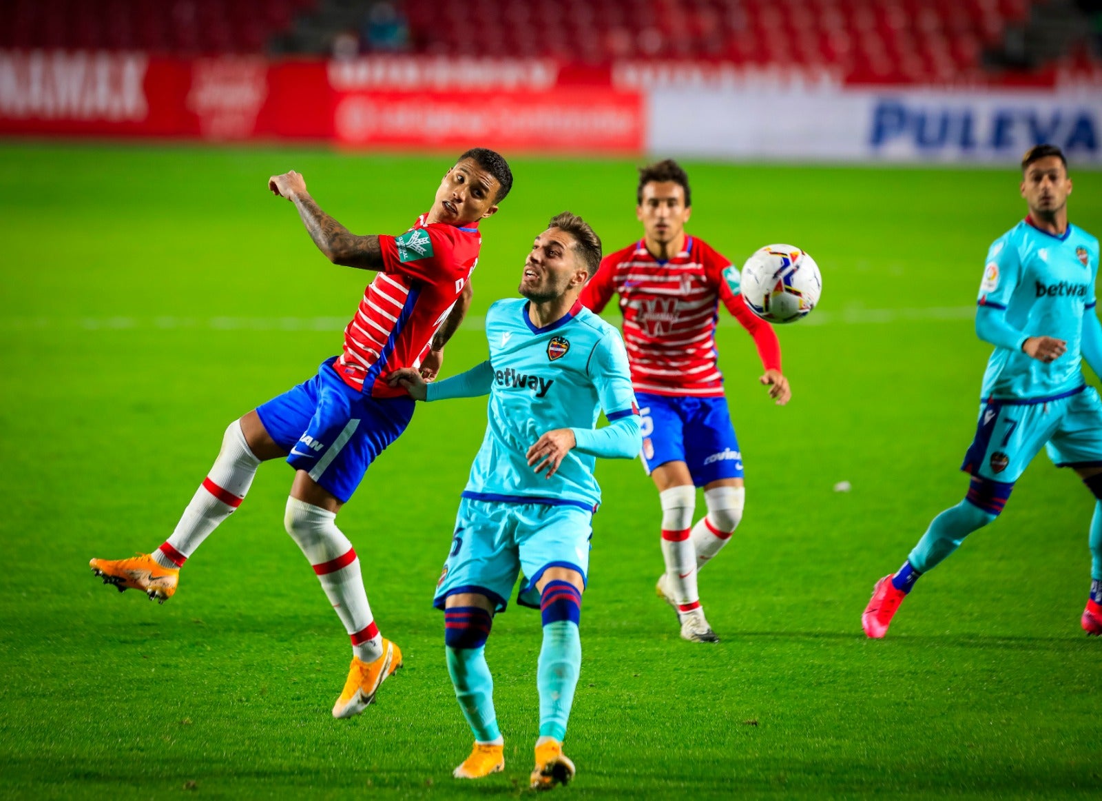 Revive en imágenes el encuentro entre rojiblancos y granotas